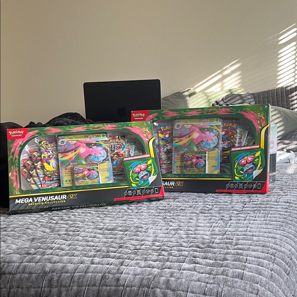 Pokemon Mega Venusaur GX Card Set - Green and Red